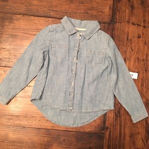 Old Navy Shirts & Tops - NEW! Old Navy Chambray Shirt Size 4 Old Navy Shirts & Tops - NEW! Old Navy Chambray Shirt Size 4